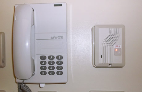 高齢者総合福祉施設向け出入管理を強化したナースコール電話機