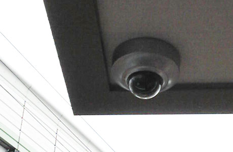 ネットワークカメラで施設のセキュリティを強化したナースコールシステム室内PTZカメラ