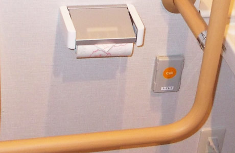 工事費削減・工期短縮を実現したワイヤレス押しボタンのナースコールシステムトイレの無線押しボタン